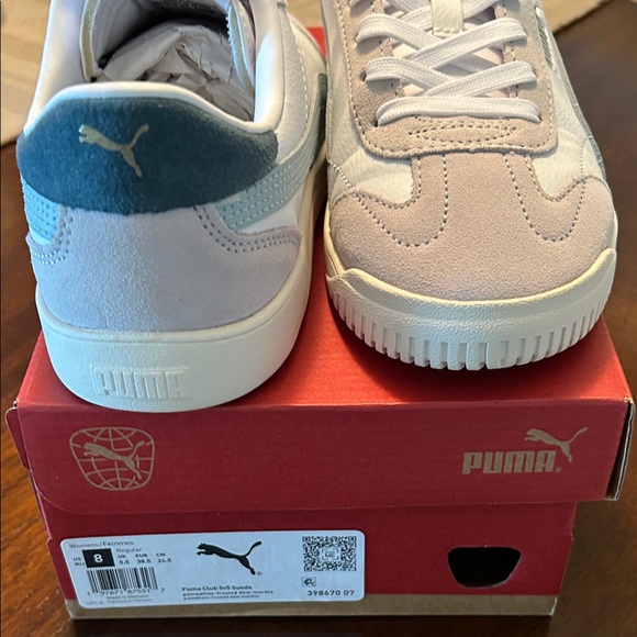 Puma White and Frosted Dew-Marble Puma Club 5v5 Suede Sneakers. Never worn. - Picture 3 of 6